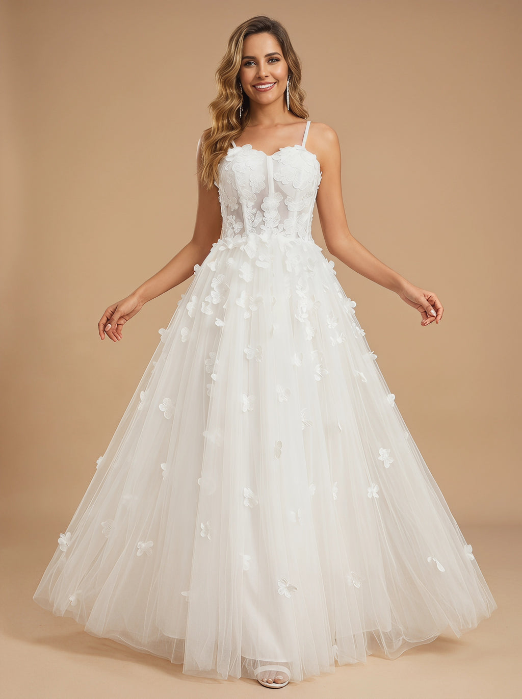 Romantic 3d appliques tulle wedding dress