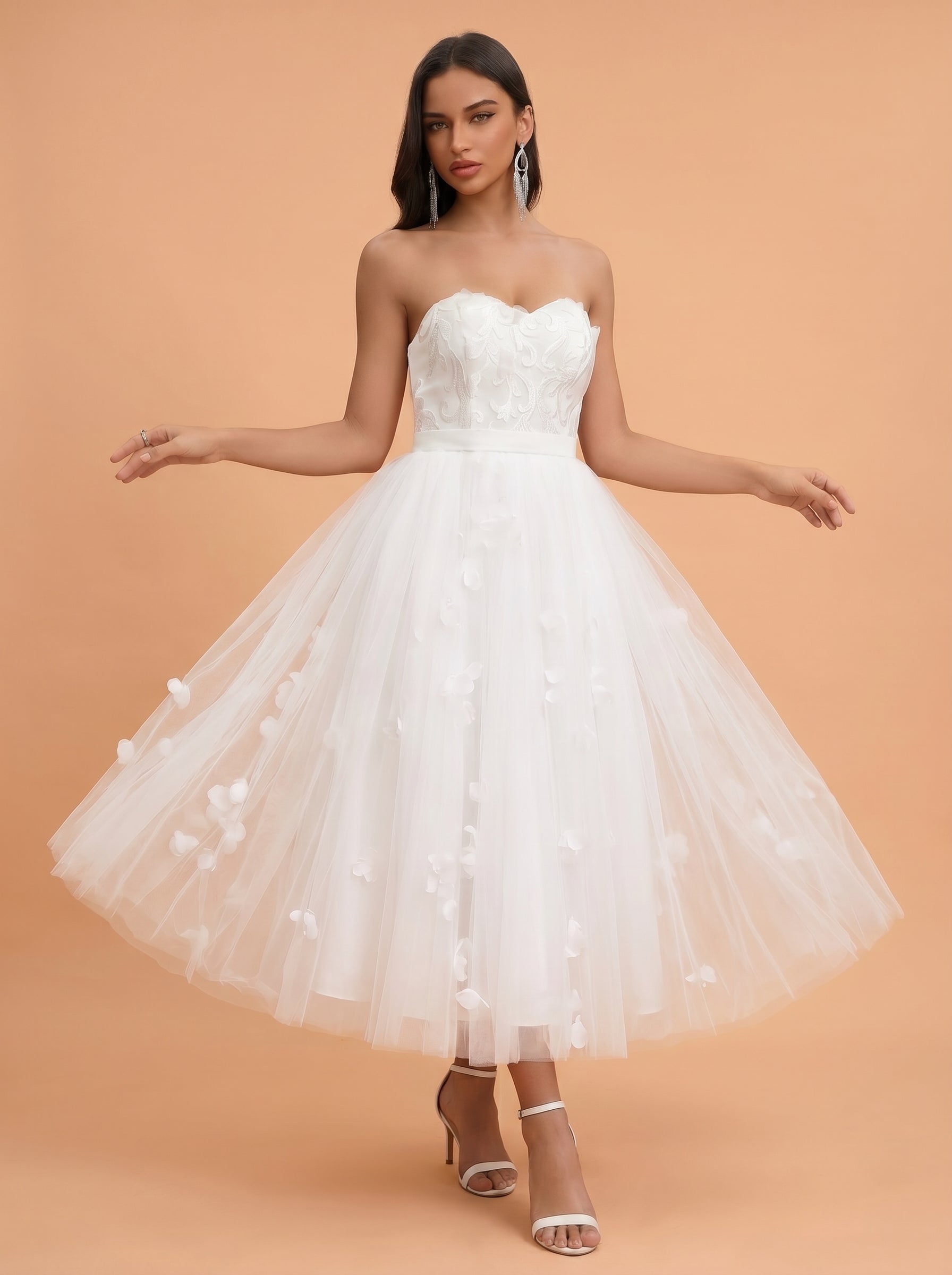 3D appliques strapless tulle wedding dress