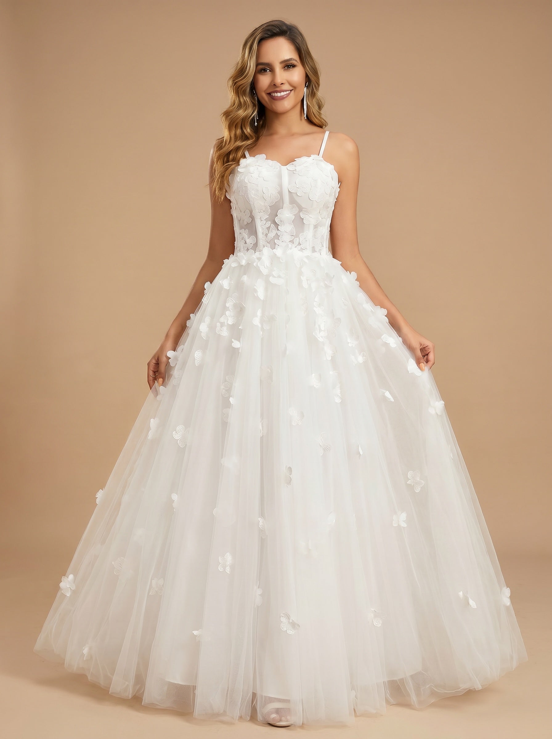 Romantic 3d appliques tulle wedding dress