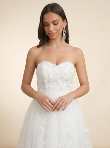 3D appliques strapless tulle wedding dress