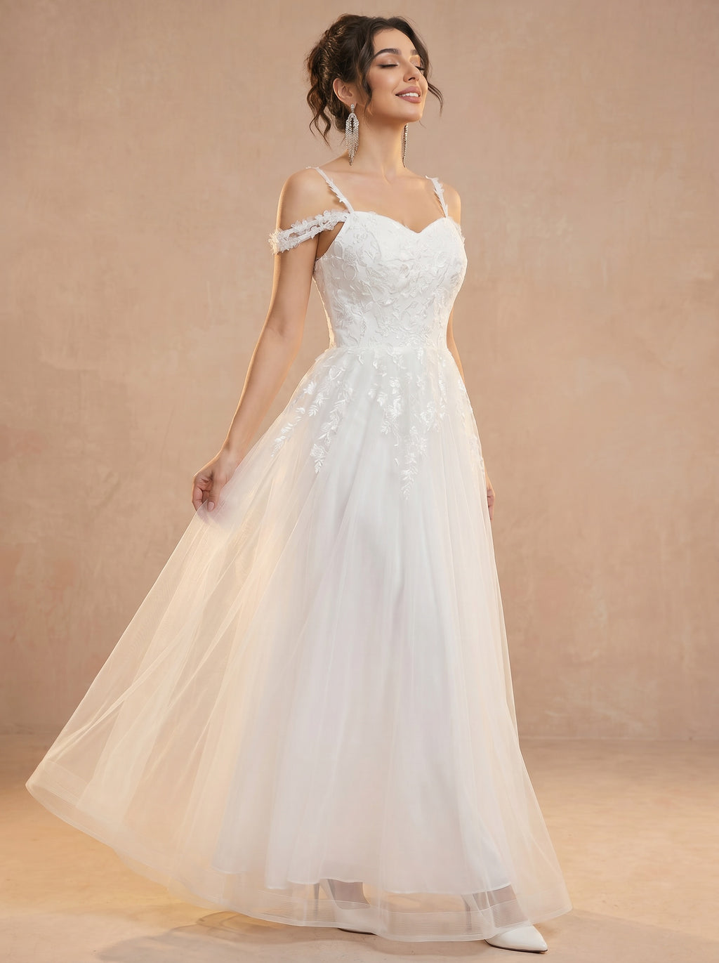 Off-shoulder appliques tulle prom dress
