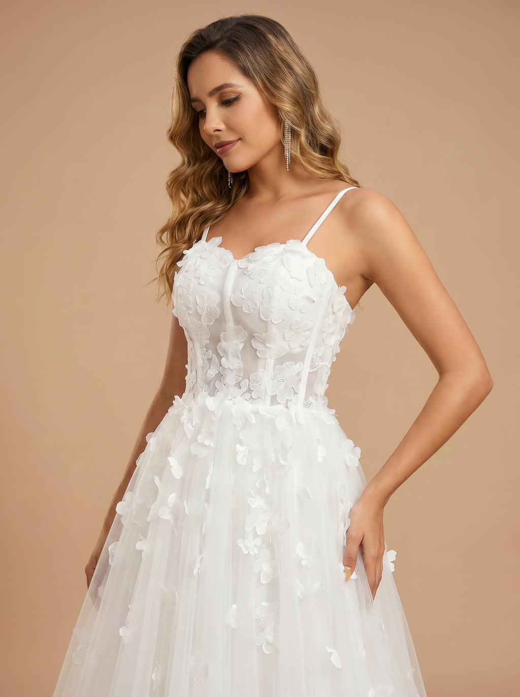 Romantic 3d appliques tulle wedding dress