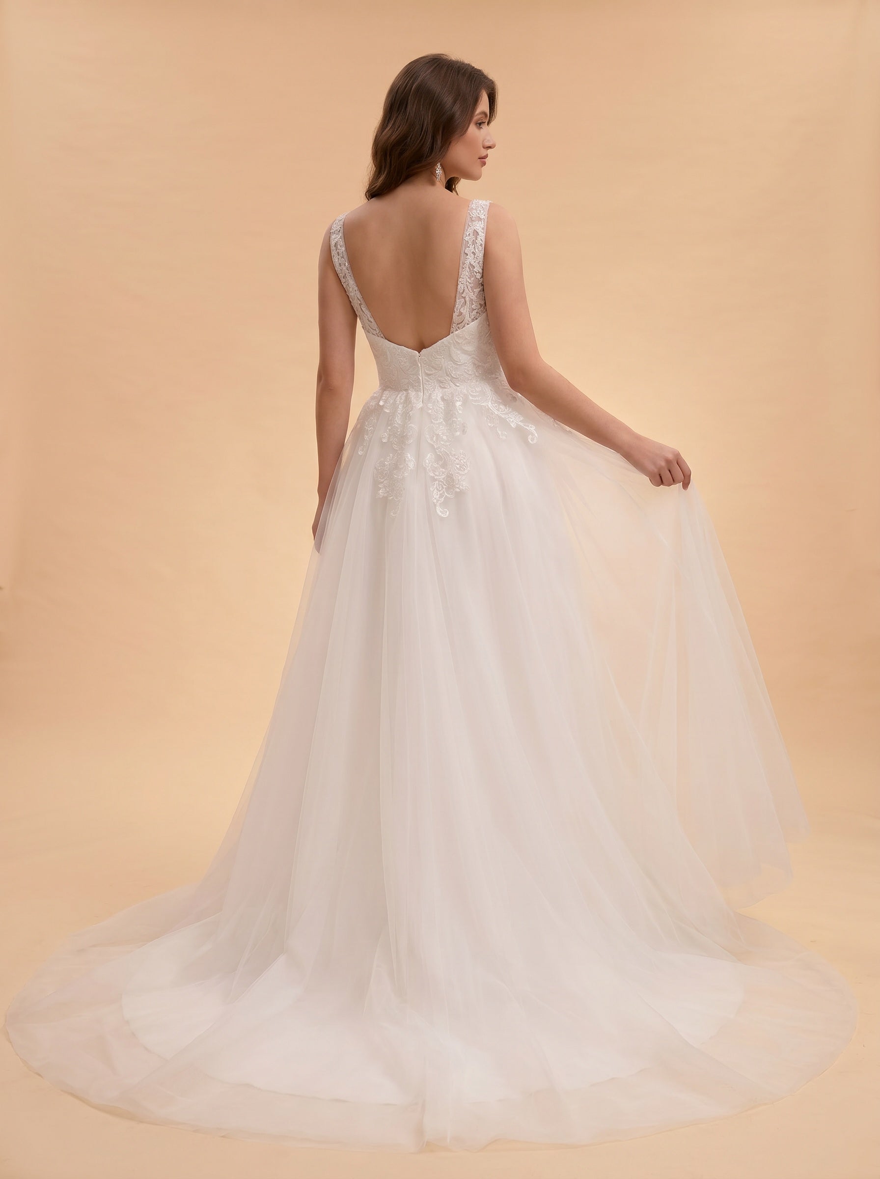Lace backless trailing wedding dress