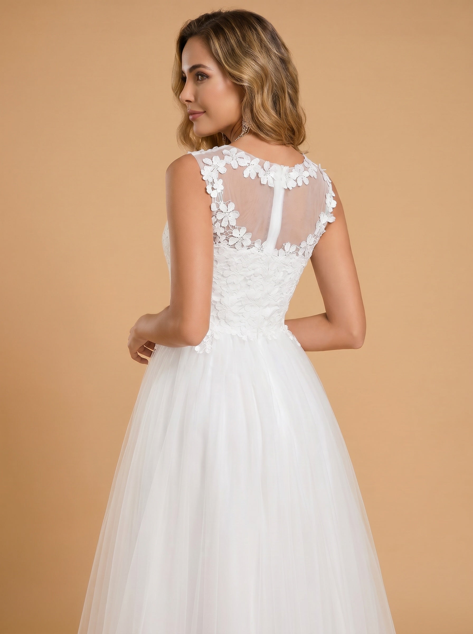 Handmade appliques floor-length Wedding dresses sleeveless