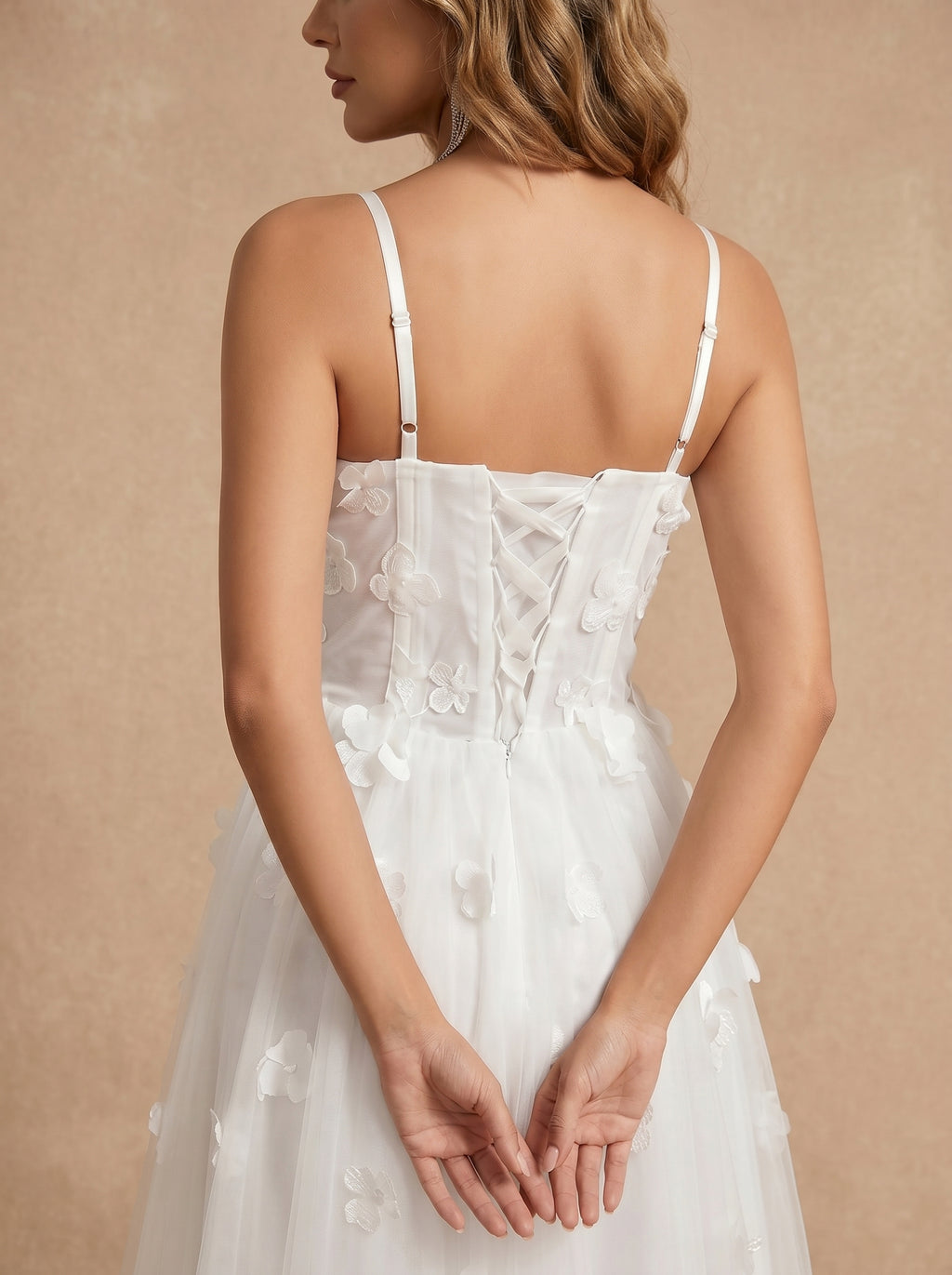 Romantic 3d appliques tulle wedding dress